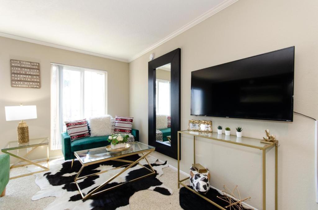 Ferienwohnung Gucci Mickey And Maxico Lofts Free Parking And Wifi Los Angeles Exterior foto