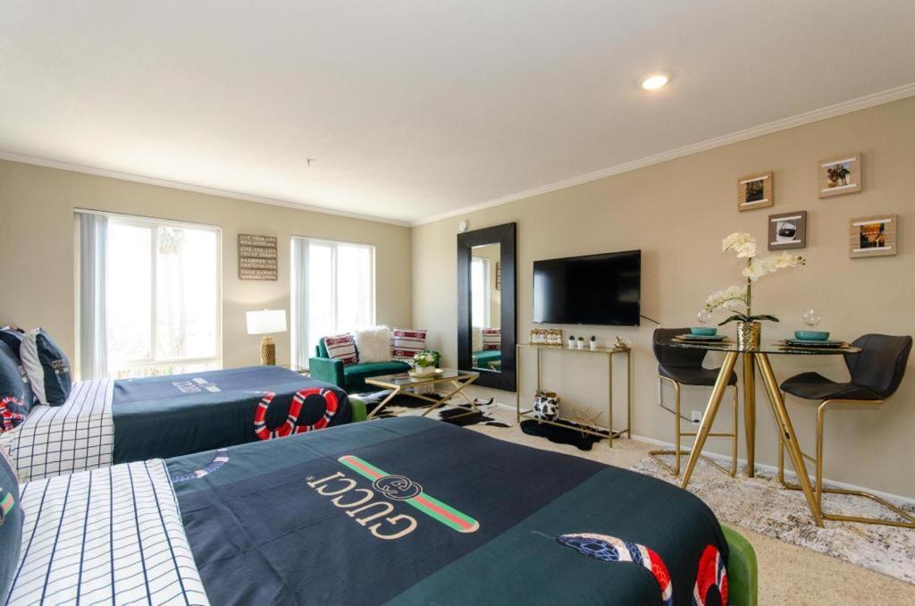 Ferienwohnung Gucci Mickey And Maxico Lofts Free Parking And Wifi Los Angeles Exterior foto